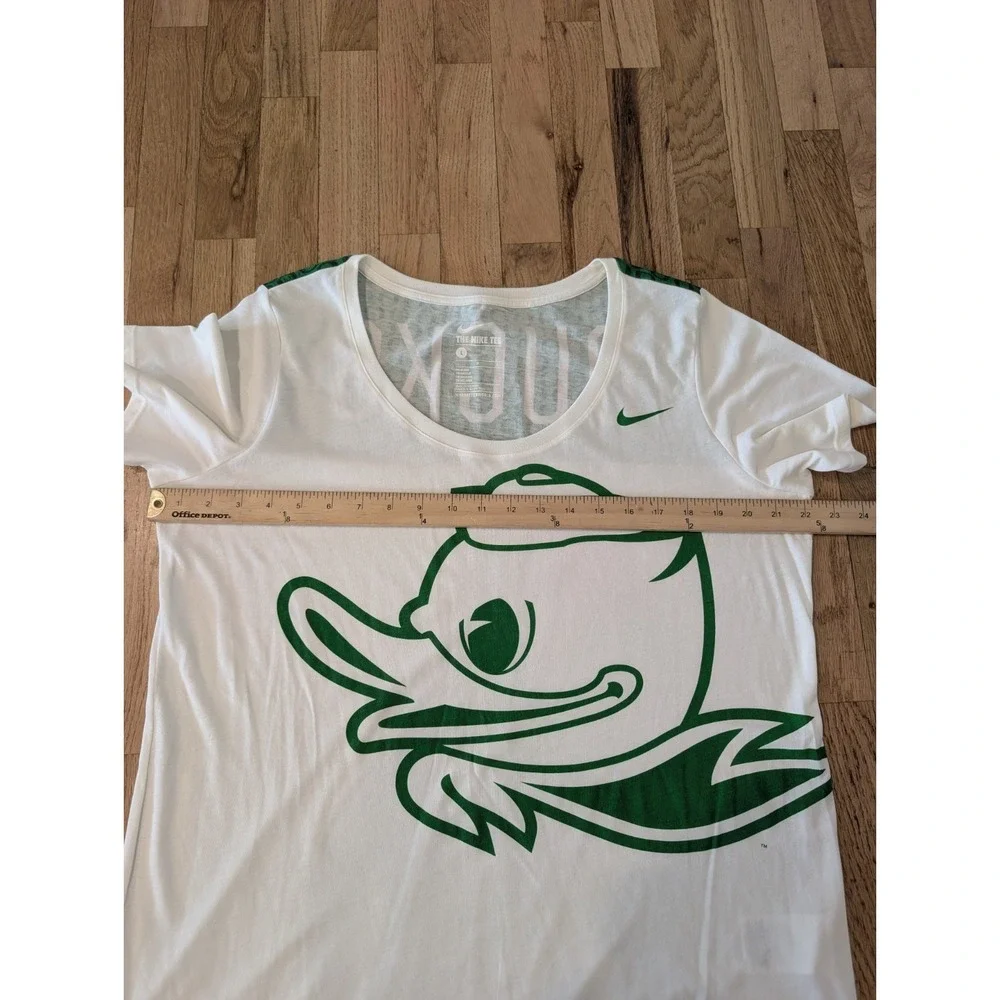 Women's Large Nike Oregon Ducks Scoop Neck T-Shirt Retro Buttery Soft Oversized - Picture 7 of 11